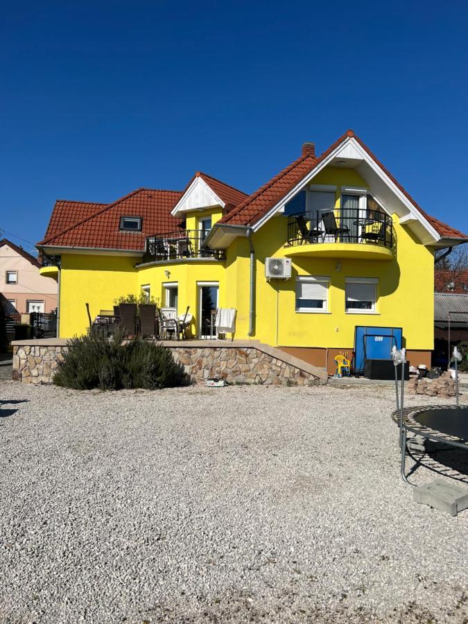 Ferienwohnung Csikos Apartman Gyenesdiás Exterior foto