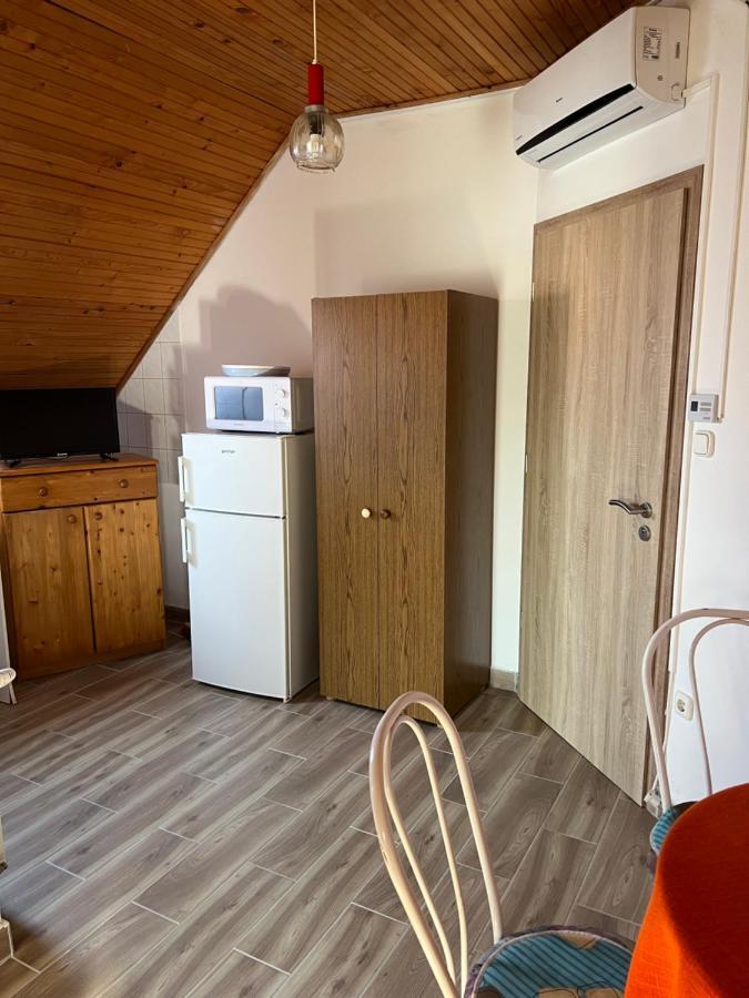 Ferienwohnung Csikos Apartman Gyenesdiás Exterior foto