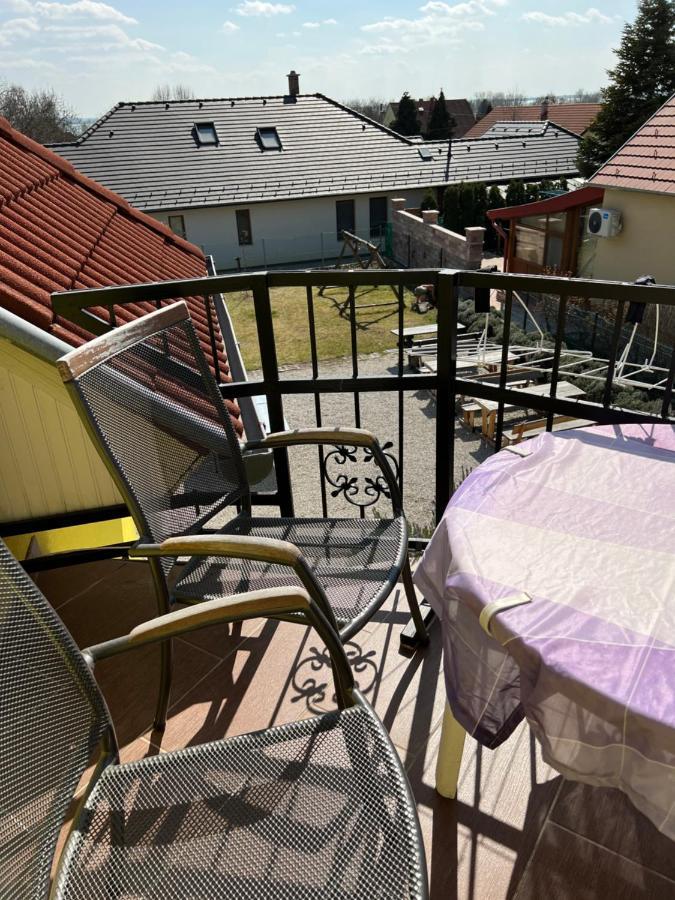 Ferienwohnung Csikos Apartman Gyenesdiás Exterior foto